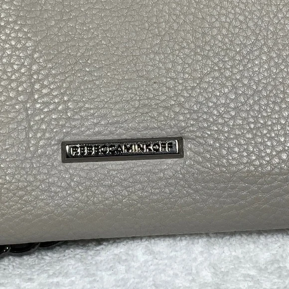 NWOT - Rebecca Minkoff Wallet/Clutch on chain - Picture 15 of 16